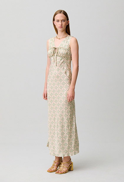 Robe satinée motif