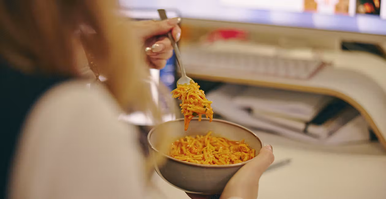 What eating late does to your body