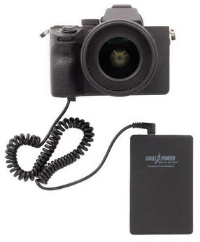 ChiliPower camera powerbank aangesloten