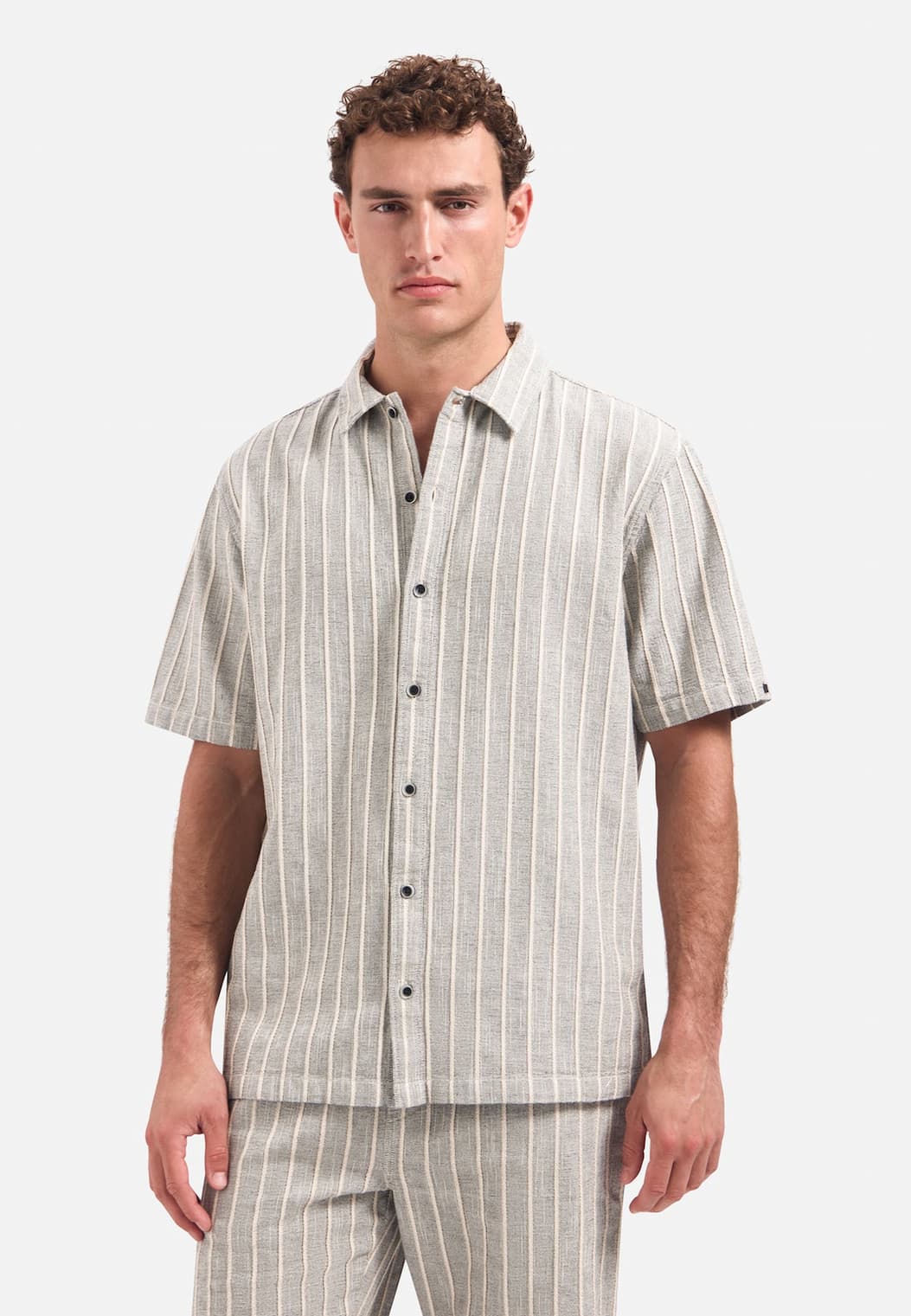 Short-sleeve shirt with stripes | Sand