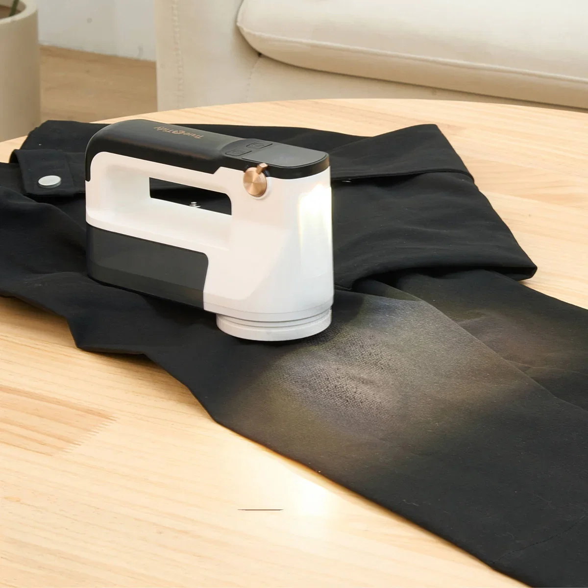 Image of LED Turbo Fabric Shaver