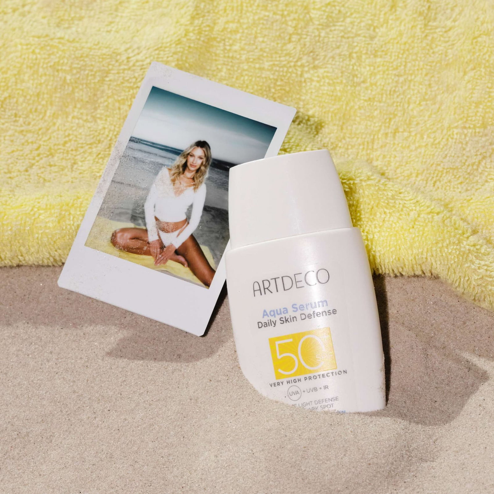 Immer mit dabei: das Aqua Serum Daily Skin Defense SPF50+