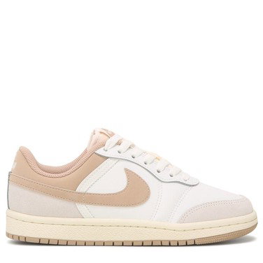 Women's Air Jordan Skyline Sneaker