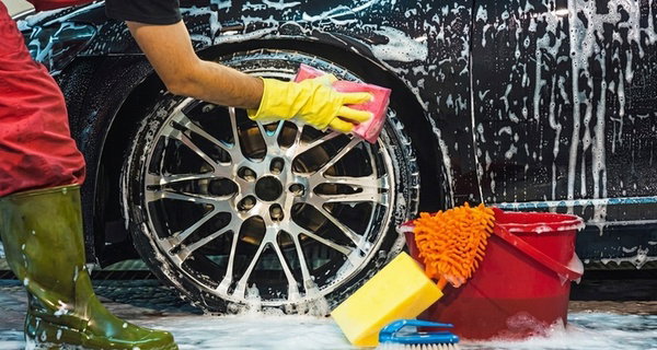 Lavado de coche a mano completo con opción a faros y/o tapicería