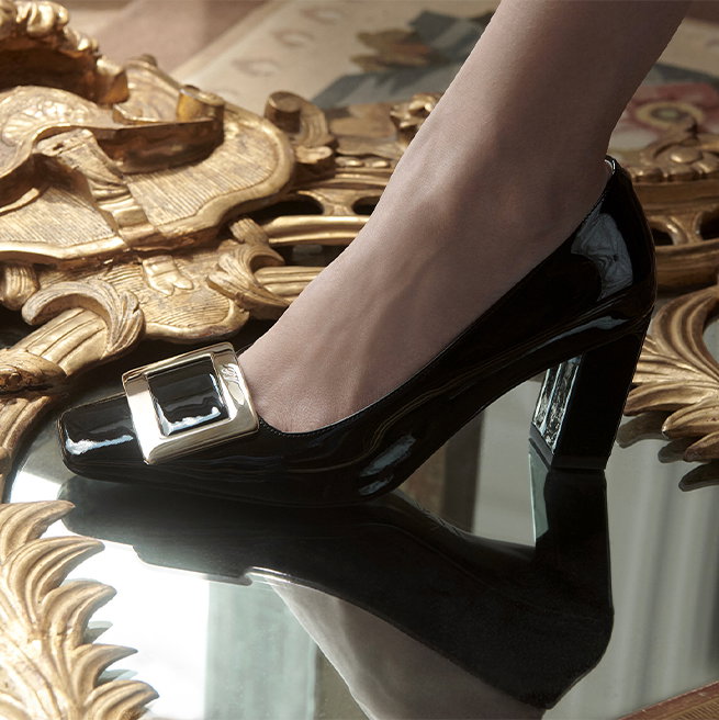ROGER VIVIER Pumps