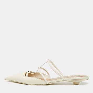 Rockstud Wipsy Size 39 Cream L