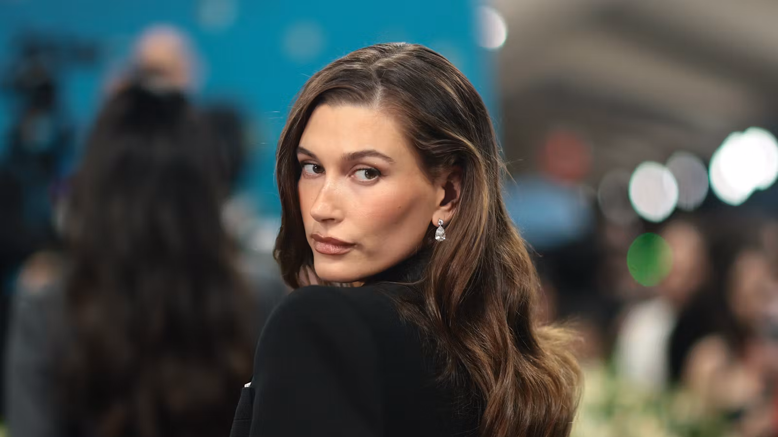 Hailey Bieber Just Wore This Polarizing Y2K Accessory & We're Obsessed