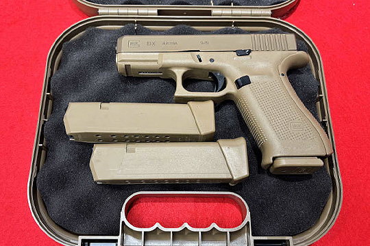 Glock 19X 9mm 4" FDE Pistol 3x Mags Factory Box Night Sights Used