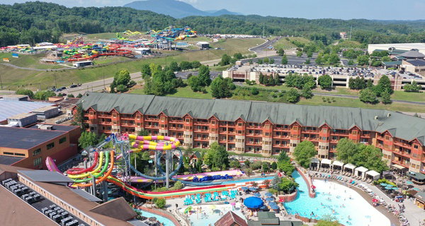 Waterpark Resort & Hotel Near Smoky Mountains with Arcade Credit