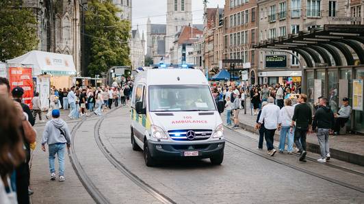 Twee minderjarigen en twee volwassenen opgepakt nadat ze man zwaar toetakelen op Gentse Feesten