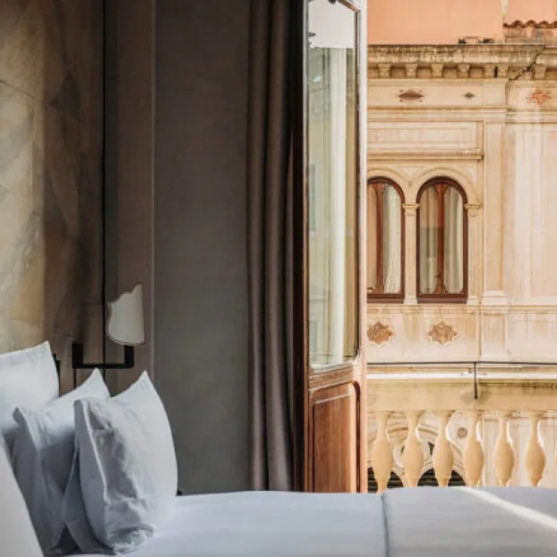 Earn £15 in Hotels.comCash™ on us - book by July 26