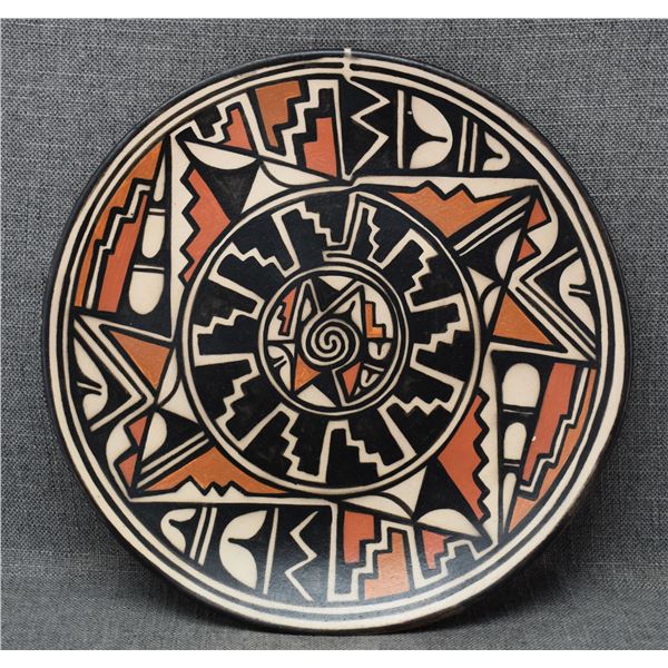 SANTO DOMINGO POTTERY PLATE (ROBERT TENORIO)