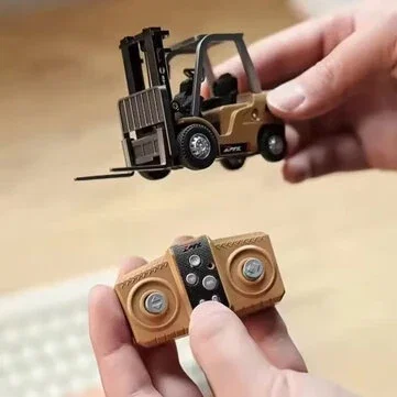 Z6750/Z6752/Z6753 RTR 1/64 2.4G Mini RC Car Alloy Forklift Excavator Dump Truck Support App Remote Controlled LED Light Sound Engineering Vehicle Two Speed Desktop Toys Model Collection Gift For Boys
