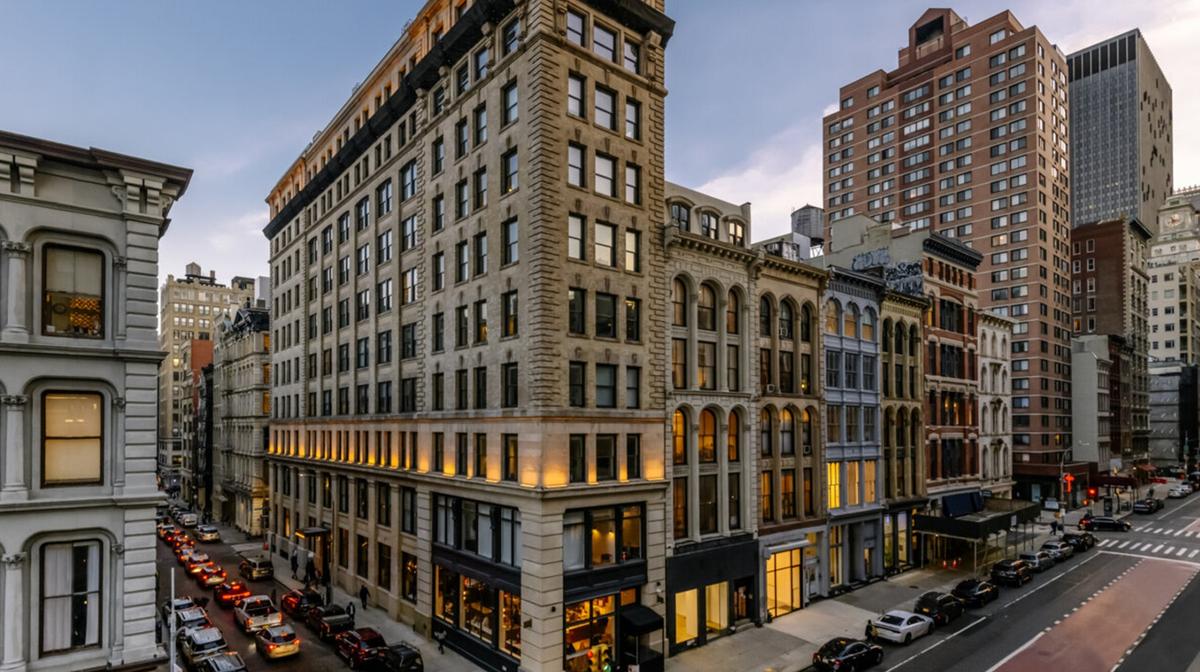 Trendy Tribeca New York City Break with Daily Breakfast & Seasonal Rooftop Bar