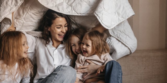 maman avec ses enfants
