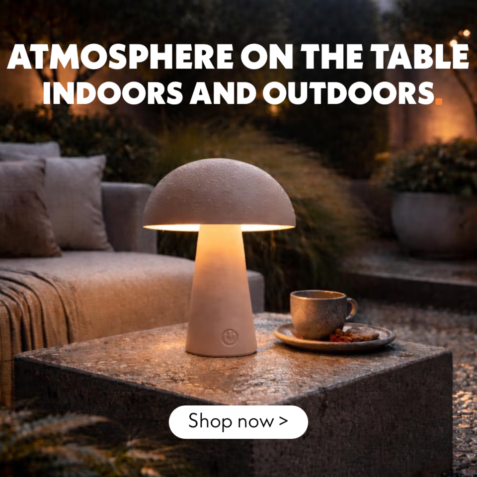 Banner photo of a table lamp on a table 