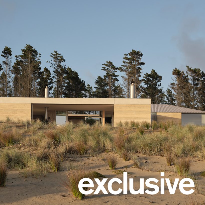 Roberts Gray Architects tops New Zealand sand dune with rammed-earth home