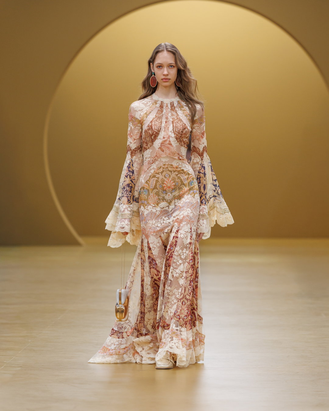 RELIVE THE RUNWAY
