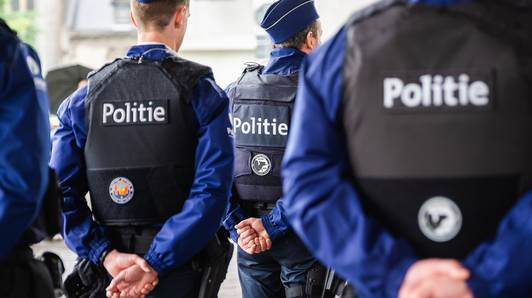 Regering wil 60 miljoen extra uittrekken voor aantrekkelijker loon politie. Zoveel verdient een agent, inspecteur of commissaris vandaag