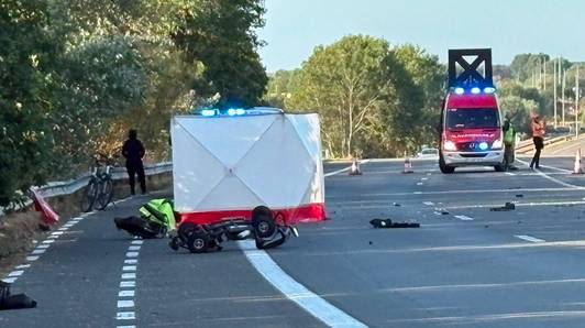 Man (67) in elektrische rolstoel overleden na aanrijding in Jabbeke, bestuurder (27) onder invloed van alcohol