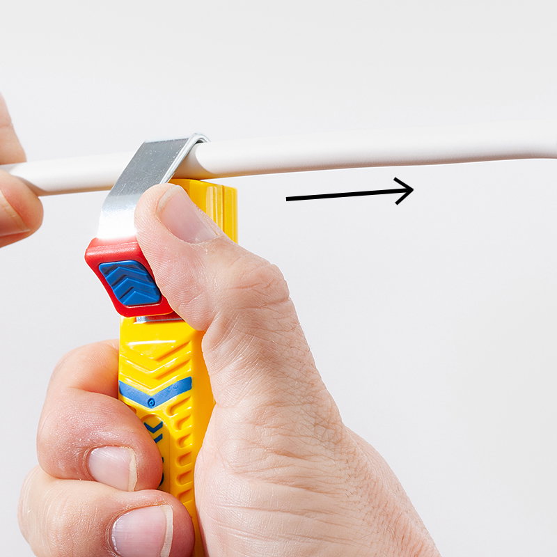 The Jokari Cable Knife in use