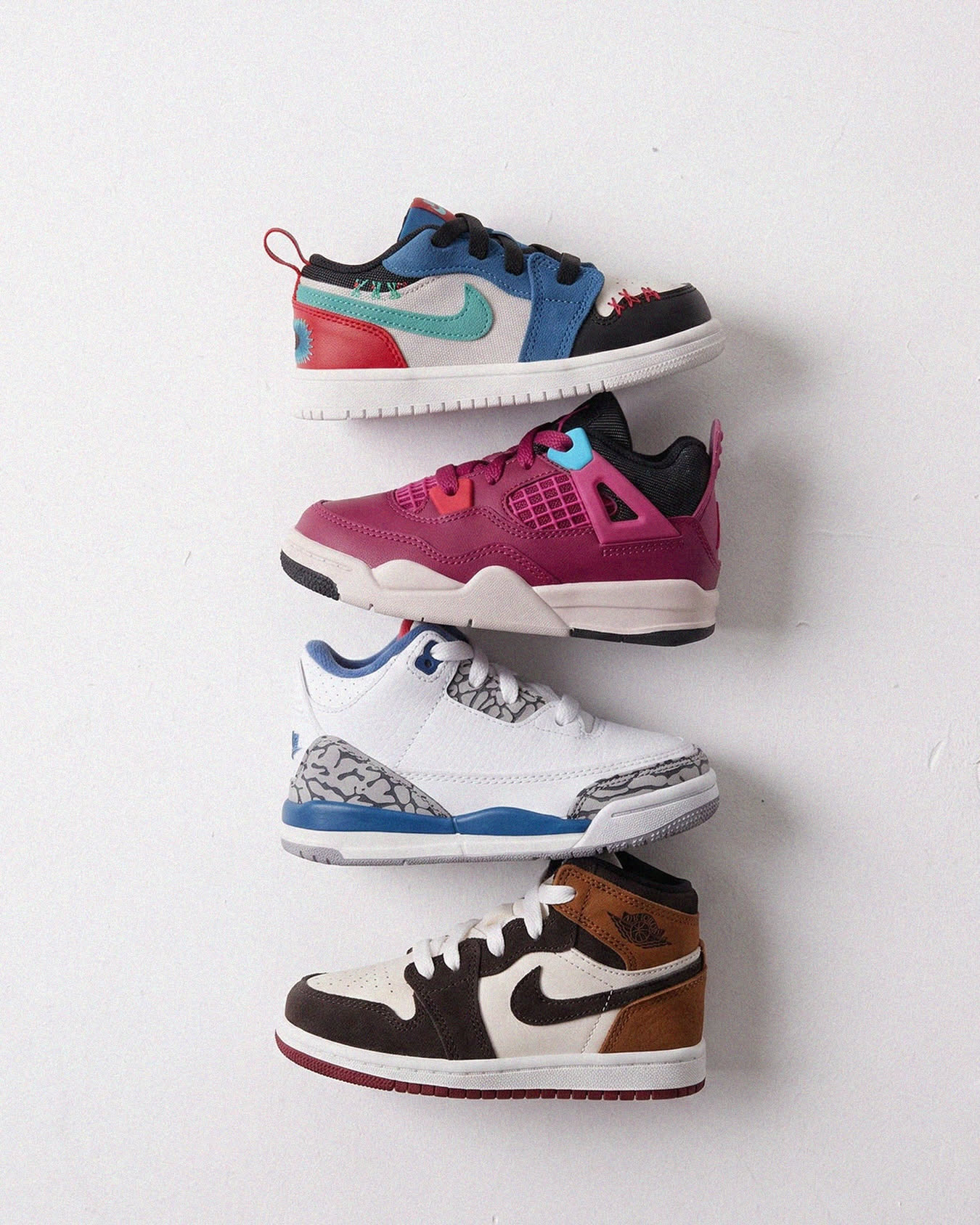 JORDAN KIDS.

Los clásicos también son para los más pequeños. Air Jordan 1, Air Jordan 3 y Air Jordan 4 llegan en nuevas versiones para que la próxima generación empiece a crear su propia historia desde los pies.

Disponible en C/Paseo, 23_Ourense y en 4elementos.com

#4elementos #jordanbrand #airjordan #jordankids #kidsstyle newin