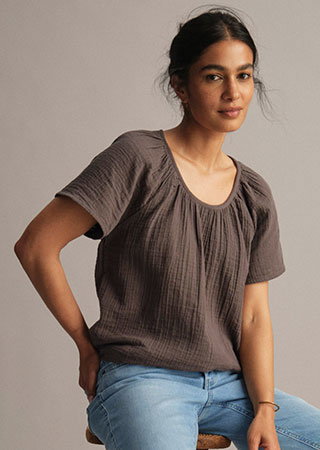 Cloud Gauze Scoopneck Shirt
