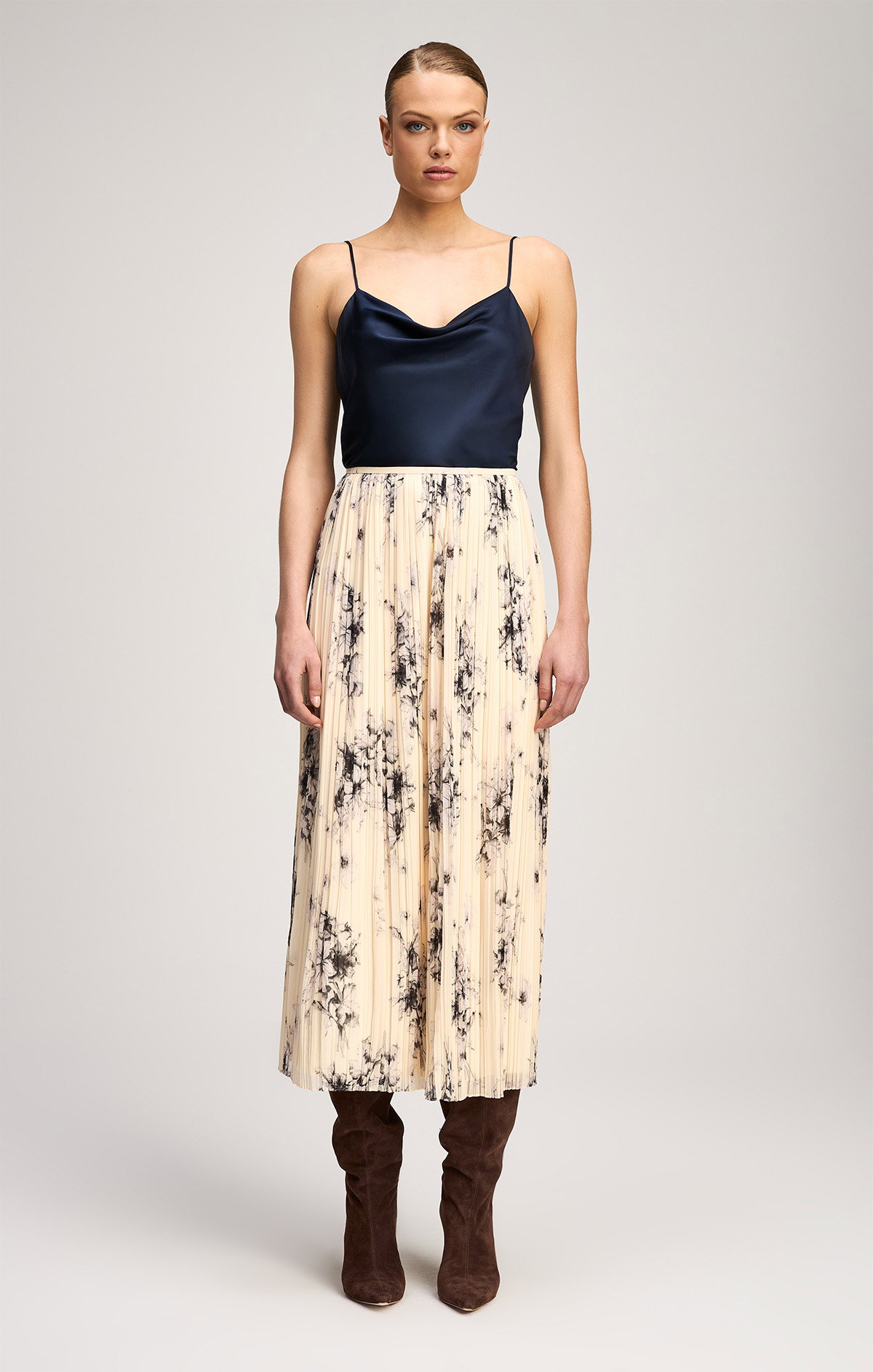 https://cinqasept.nyc/products/handsketched-floral-delaine-sk-in-gardenia-black-zs66812207z