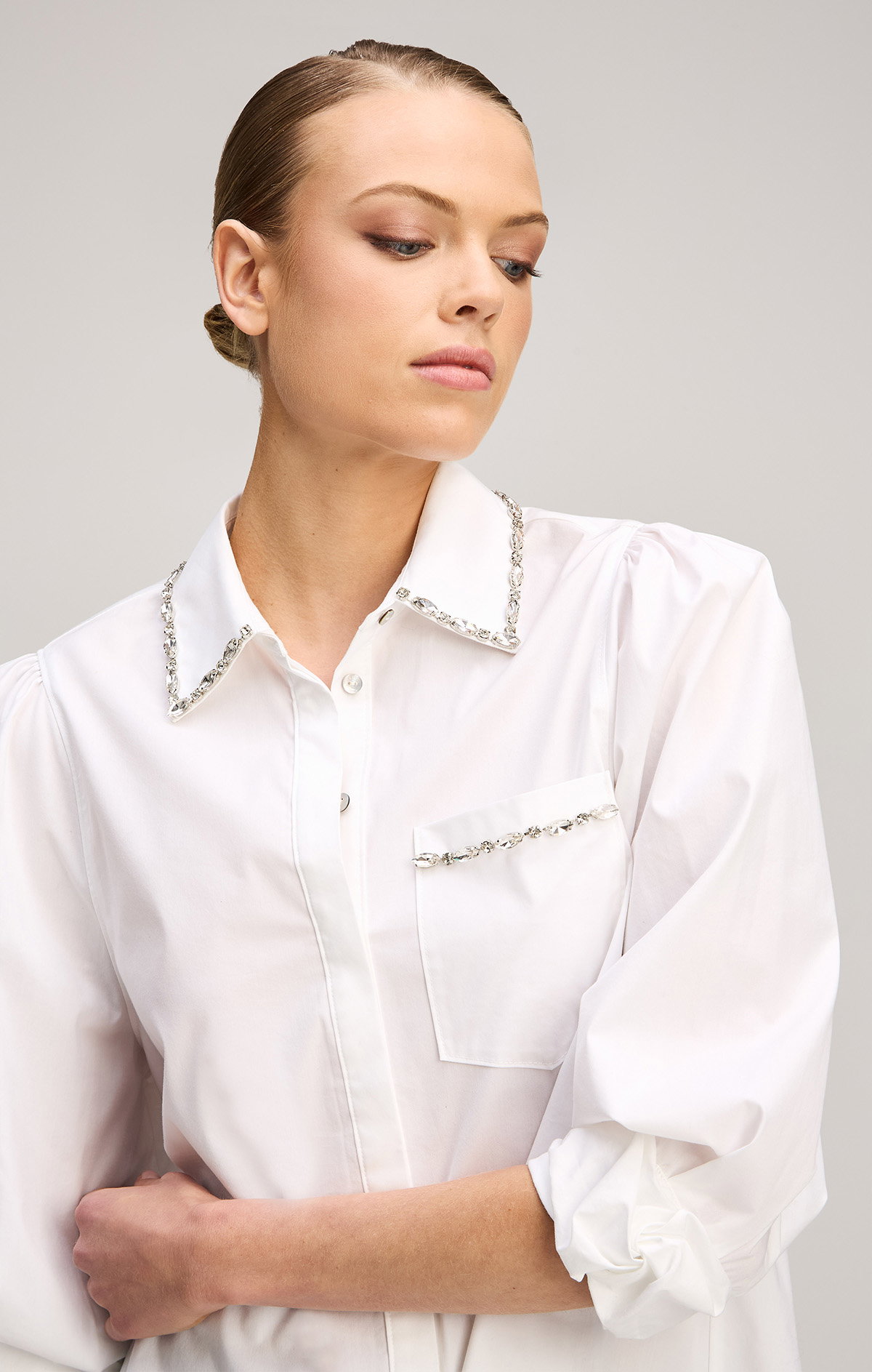 https://cinqasept.nyc/products/kaitlin-poplin-corin-top-in-white-zw2282a9321z