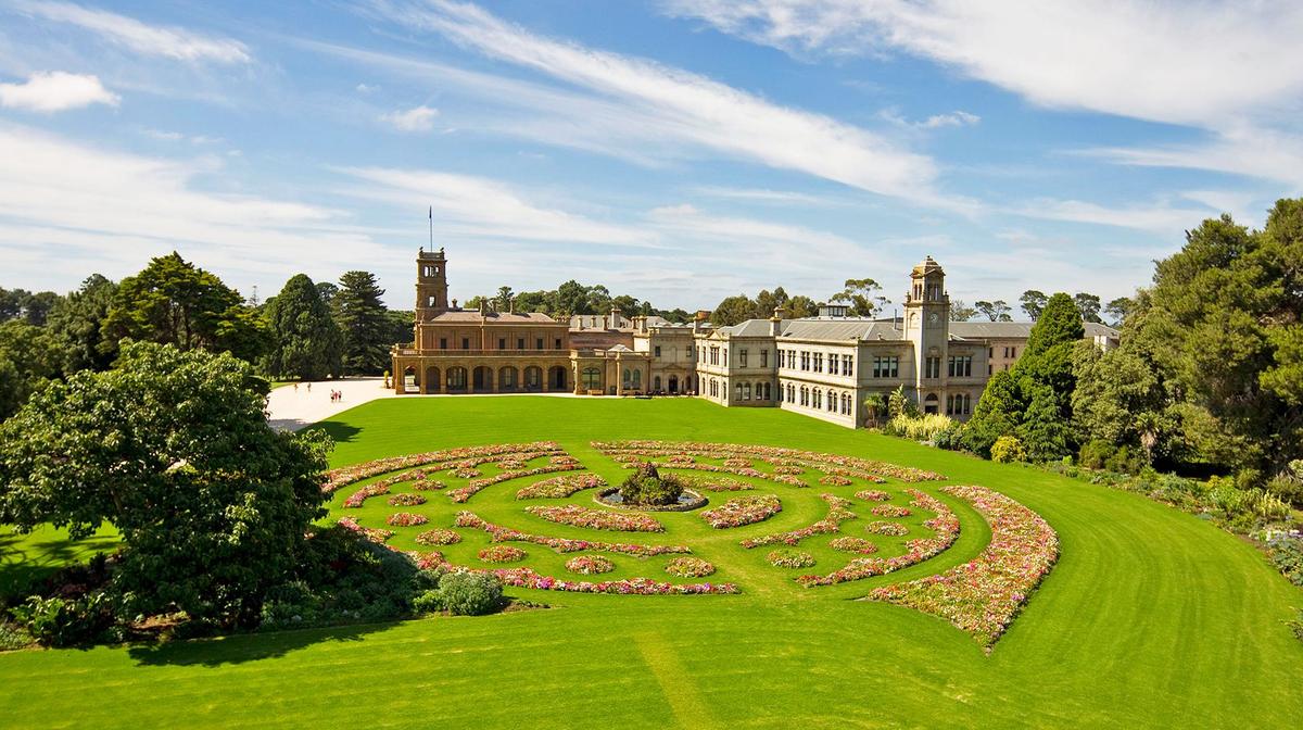 Historic Werribee Park Mansion Escape with Daily Breakfast, Wine Tasting & Nightly Drinks