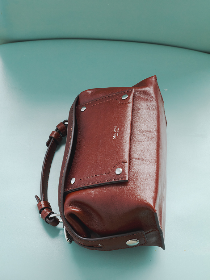 MICA IN BURNISHED LEATHER