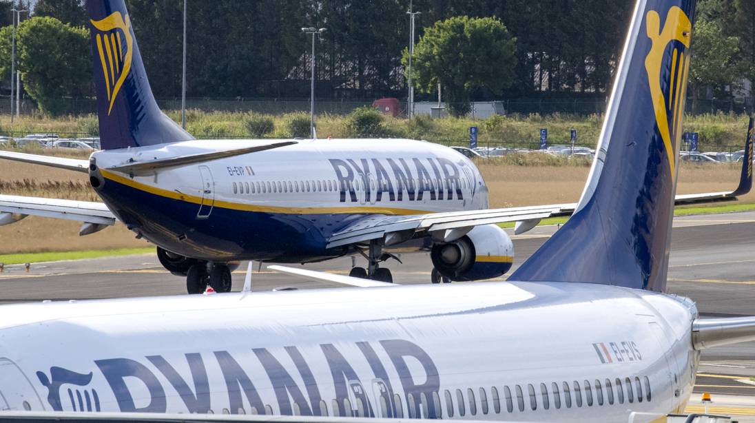 Ryanair haalt 5 vliegtuigen weg uit Charleroi en schrapt 2 miljoen zitjes in België door hogere vliegtaks