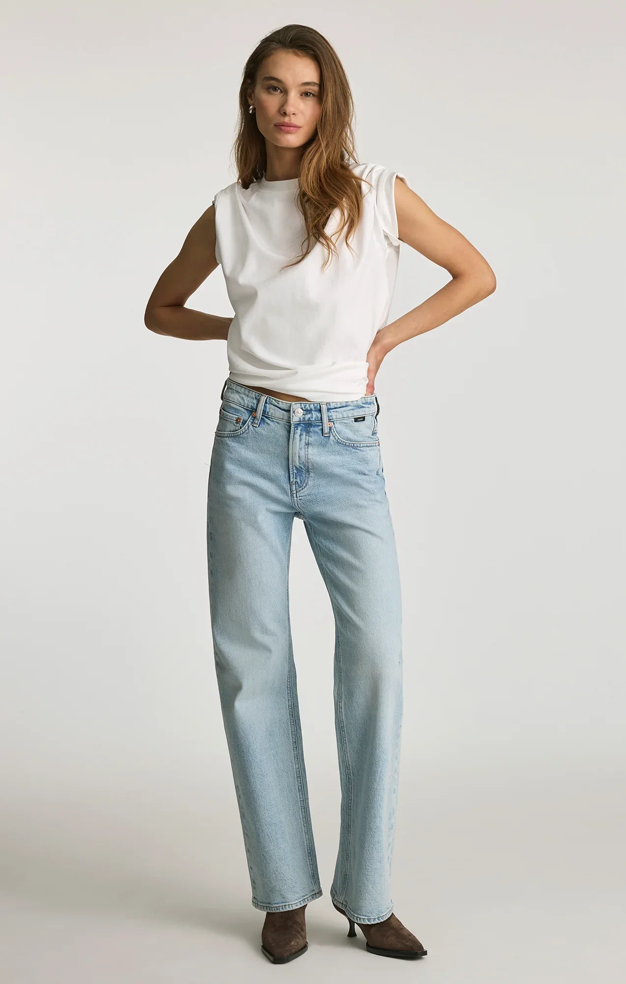 Image of TAYLOR STRAIGHT LEG IN LIGHT BRUSHED CLASSIC BLUE
