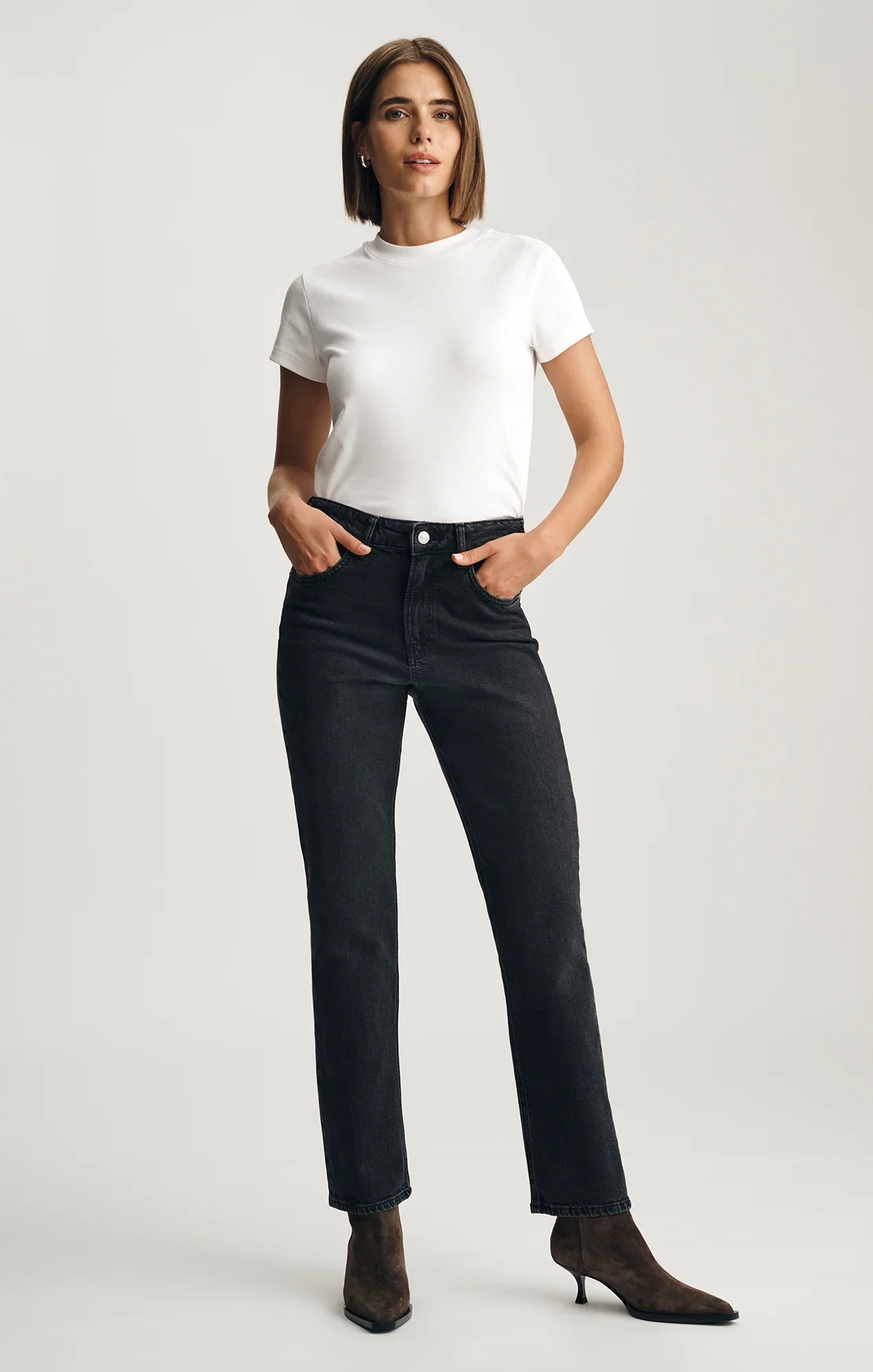 Image of NEW YORK STRAIGHT LEG IN DARK SMOKE CLASSIC BLUE