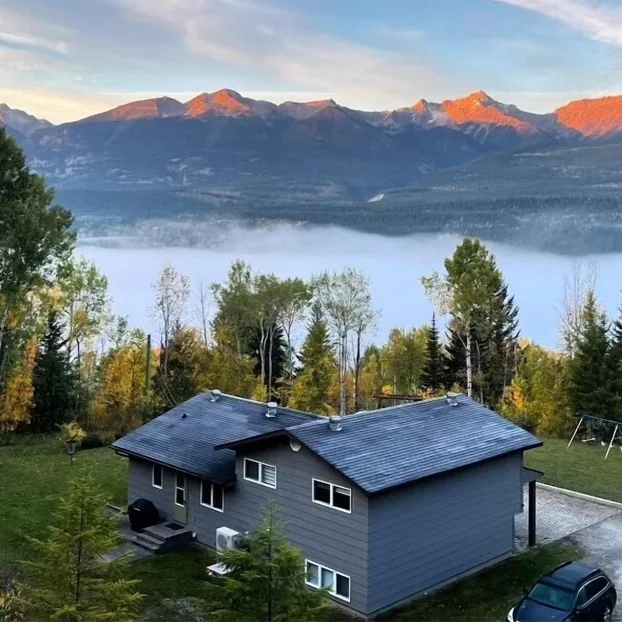 Book a vacation rental in Golden, British Columbia. 