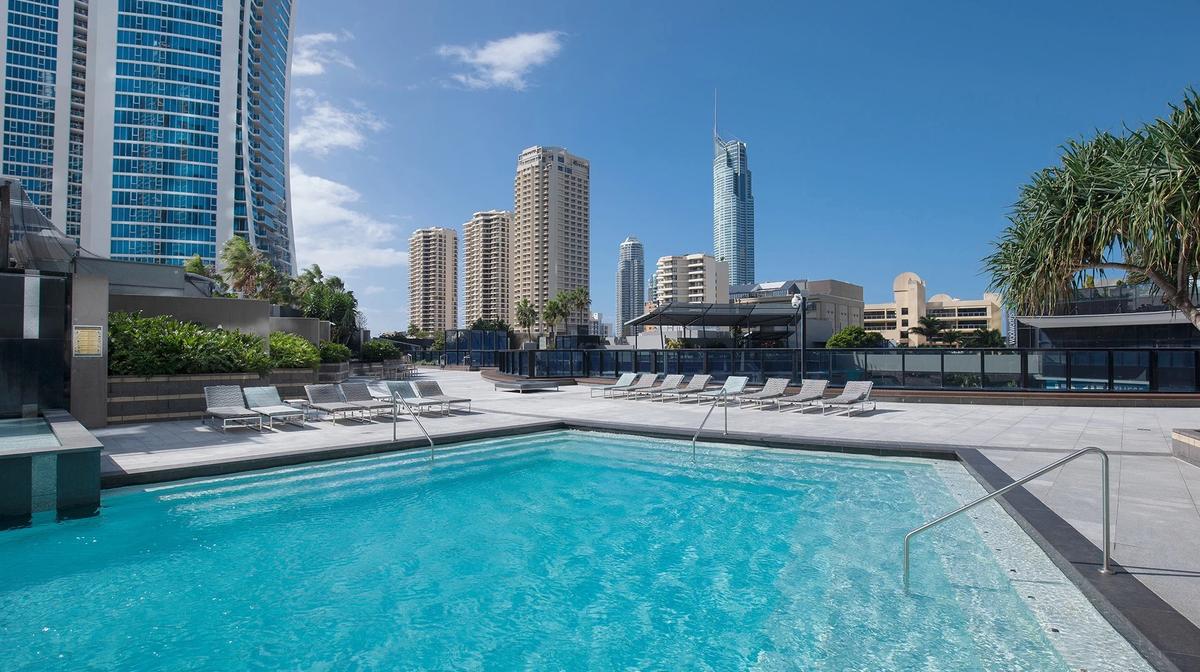 Surfers Paradise Ocean-View Apartments with Dreamworld, SkyPoint Observation Deck & WhiteWater World Entry   
