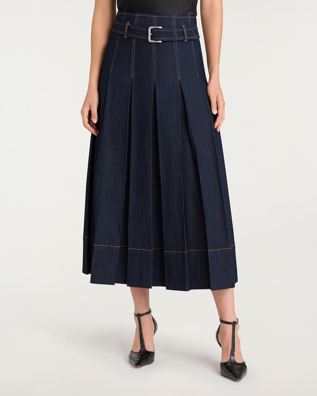 https://cinqasept.nyc/products/rylee-skirt-in-indigo-zs5861502z
