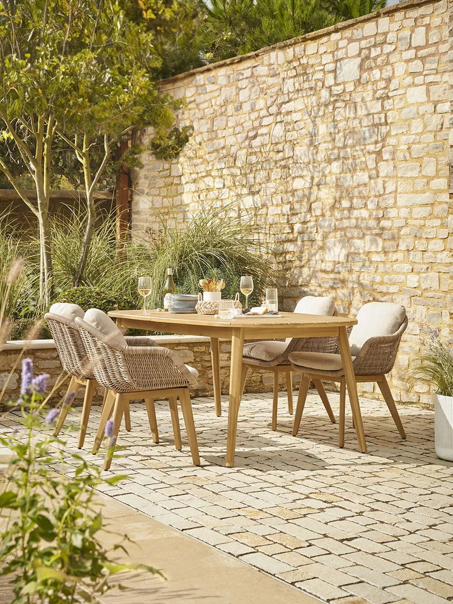 Extendable Acacia Dining Table