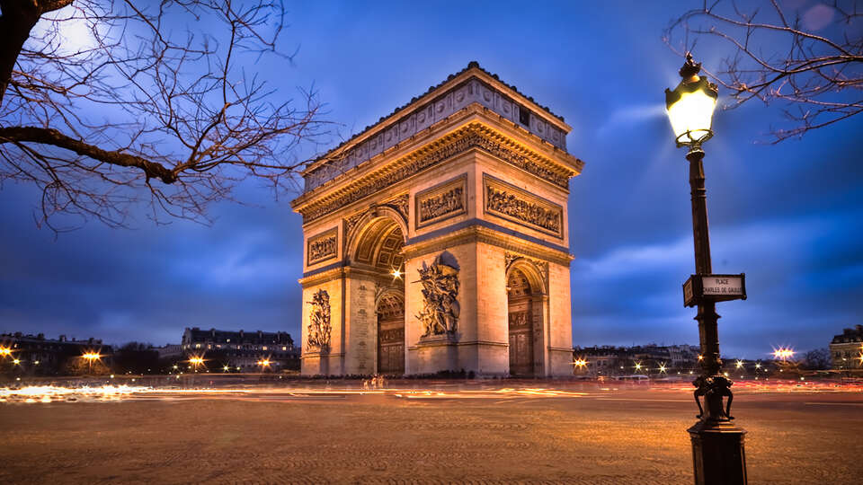 Weekend avec piscine et sauna à deux pas de l'Arc de Triomphe Paris