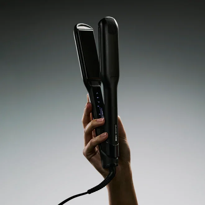 Original Iron In Hand (Black)