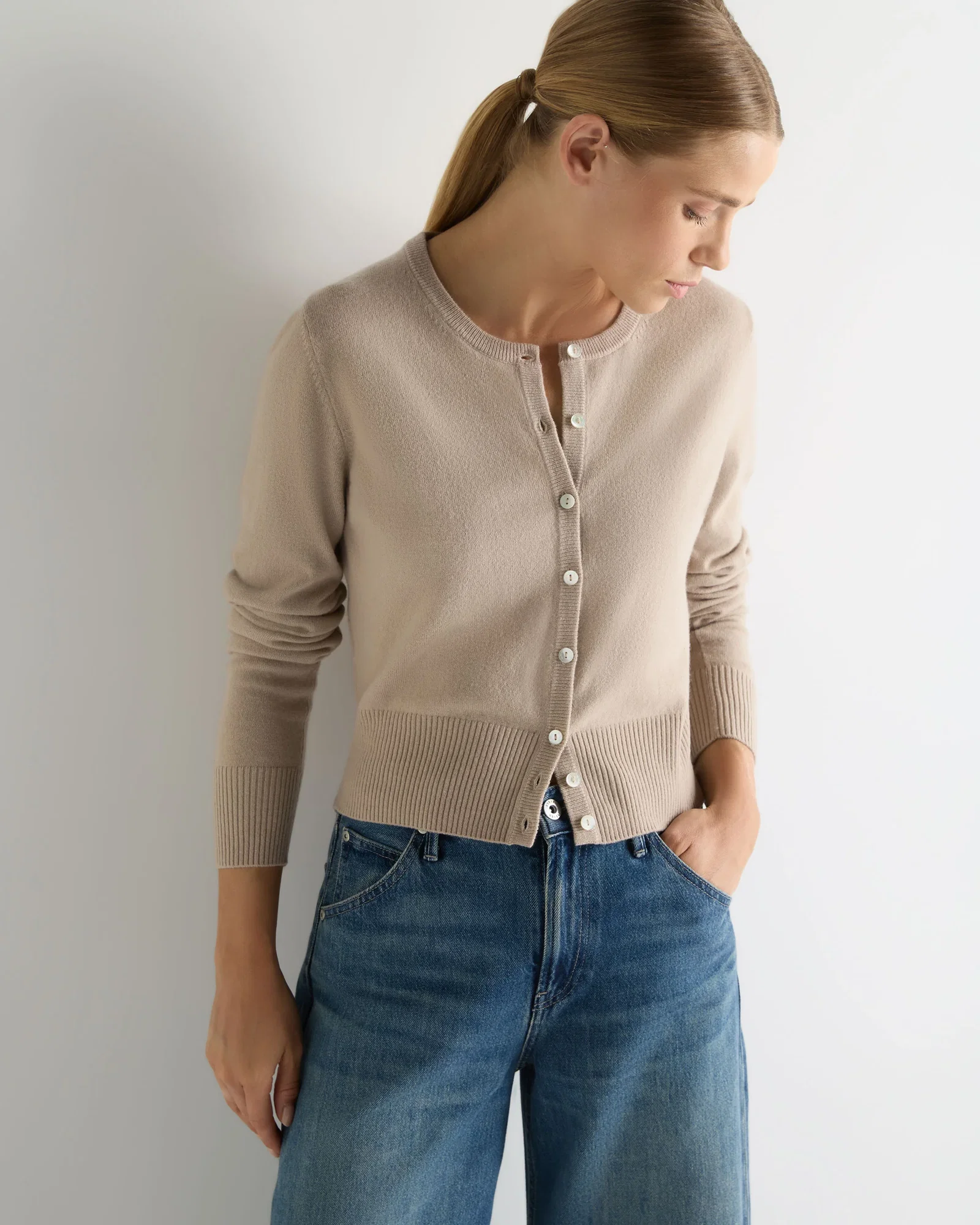 Image of Women's Ivy Cropped Cashmere Cardigan Cashew Brown