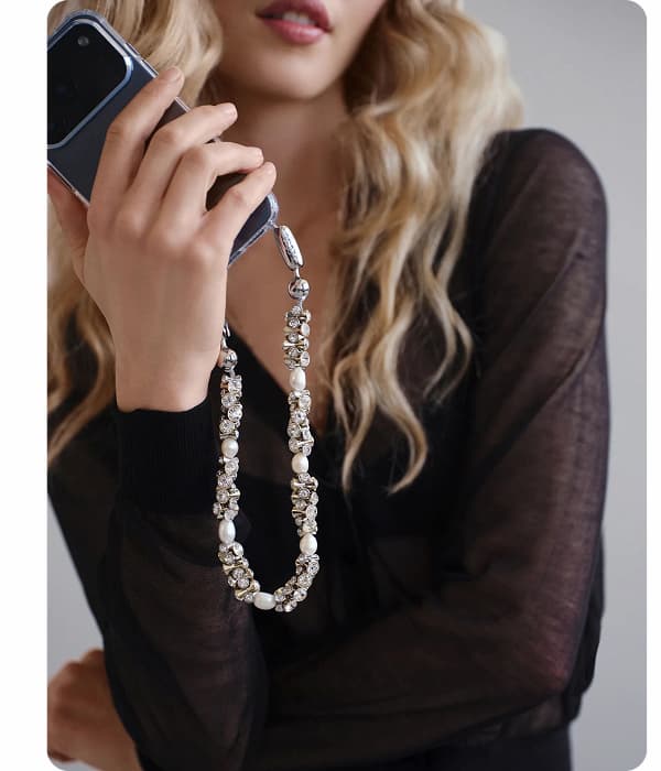 BEZEL AND PEARL WRISTLET