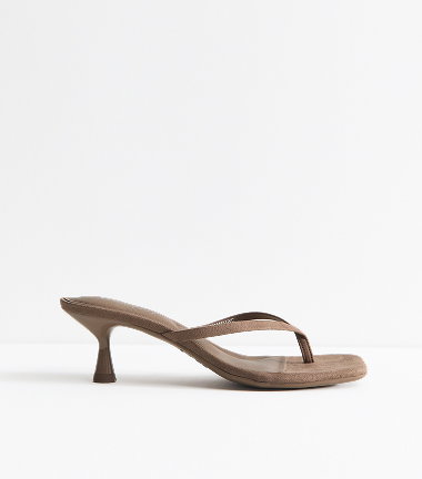 Black Faux Leather Toe Post Mu