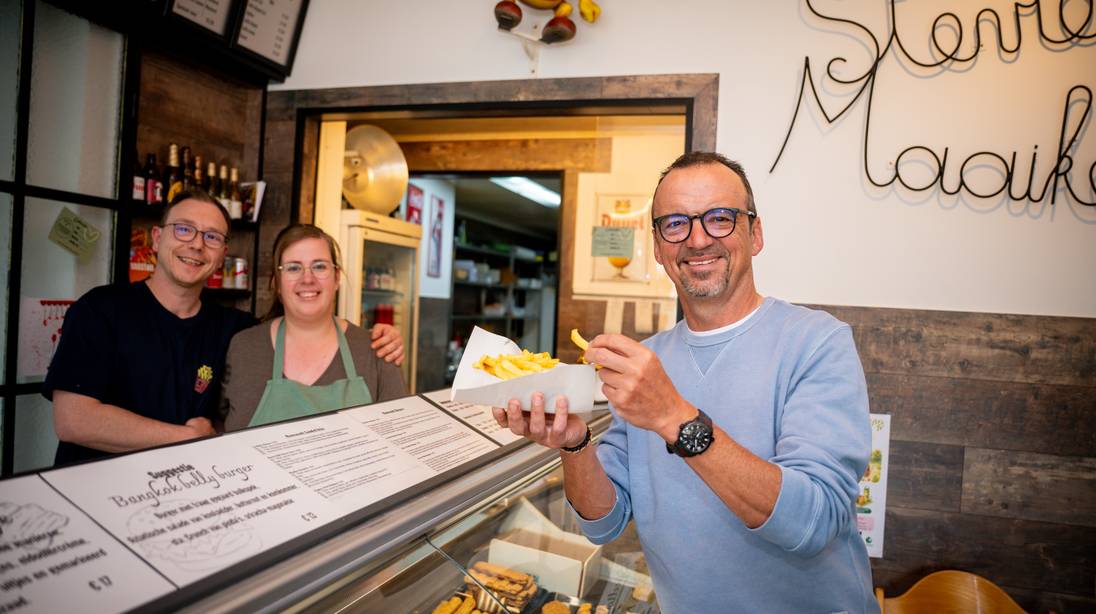 Frituur in Koksijde ziet ook keerzijde van medaille na topscore van chef Luc Bellings: “We vragen een beetje geduld, wij staan hier maar met ons tweetjes”