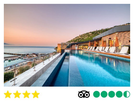 Numa Port Hotel