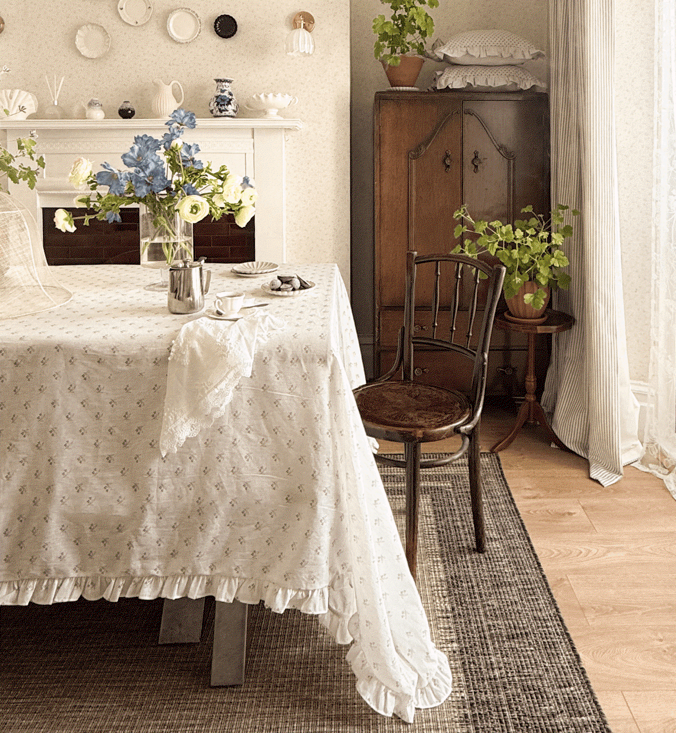 Mellow Green Martha Floral Frill Linen Blend Tablecloth