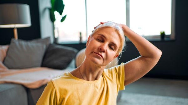 Vous voyagez pour les vacances? Voici 5 exercices pour éviter les tensions