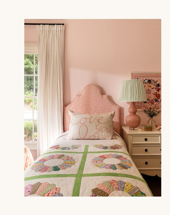 WALLCOVERING & FABRIC COLLECTION
