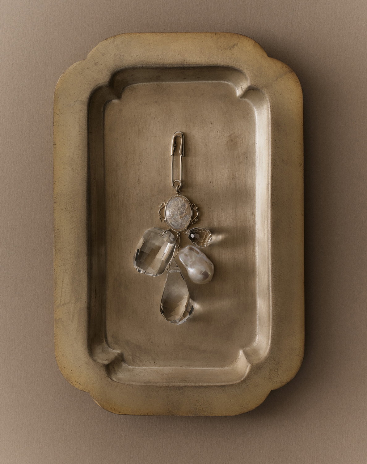 BROOCHES