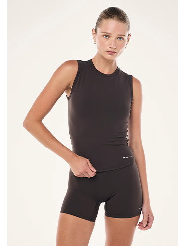 signature muscle tank